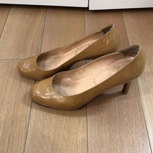 Louboutin patent leather classic pumps size 40.5